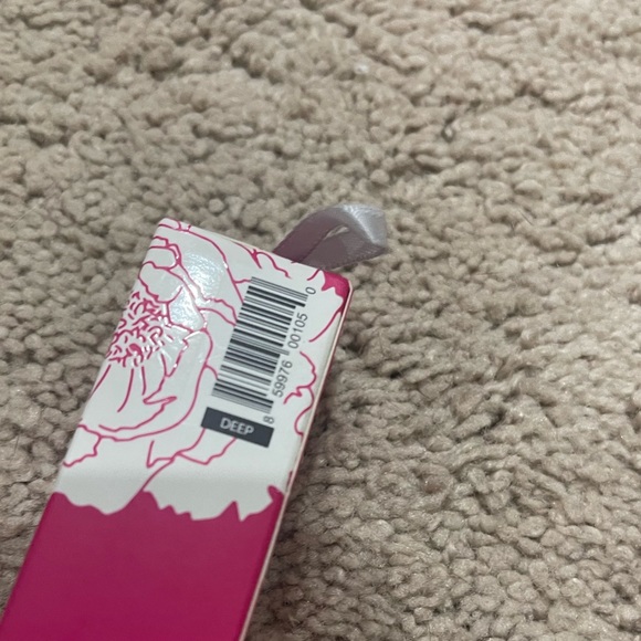 FitGlow lip color serum - Picture 3 of 5